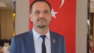 Emekli öğretmenlere plaket