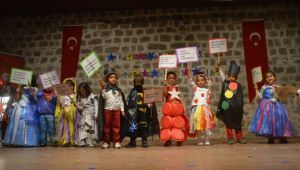 Geri dönüşüm defilesi