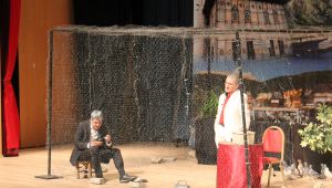  “Göç” tiyatrosu, duygusal anlar yaşattı