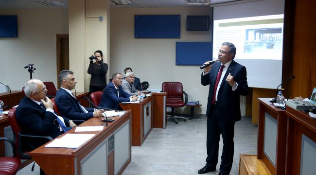 ‘İlmi ve aklı önceleyen nesil yetiştirmek gerekiyor’