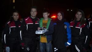 Polisler otizmli Mehmet'in hayalini gerçekleştirdi