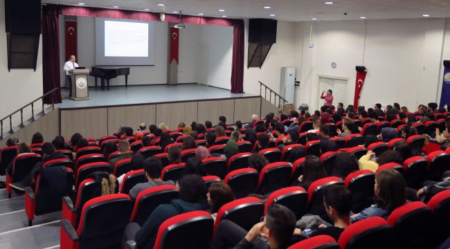 TÜ’de Cumhuriyet konferansı