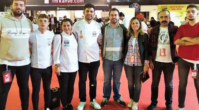 TÜ’nün genç aşçıları ödüllerle döndü