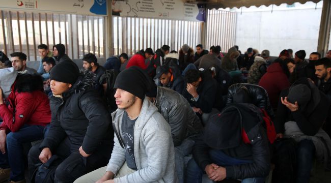 Göçmenler darbedilerek zorla geri gönderdiği iddiası