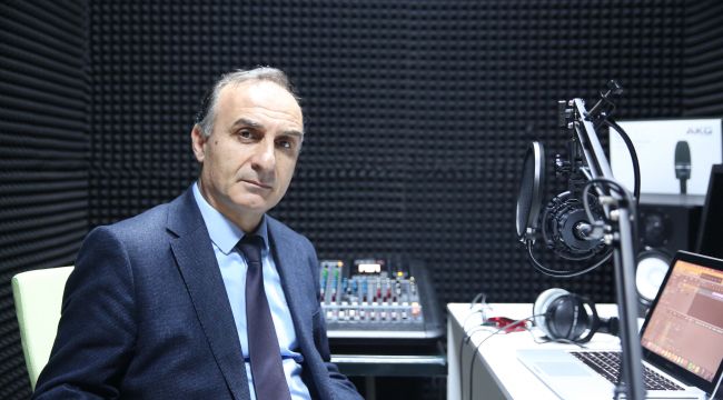 Görme engelliler kitapları gönüllü öğrencilerin sesinden