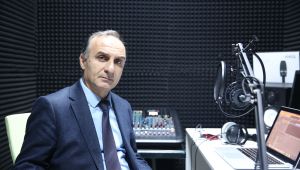 Görme engelliler kitapları gönüllü öğrencilerin sesinden