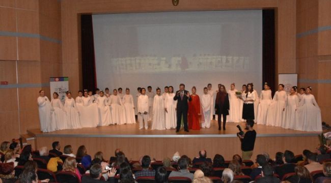 Öğrencilerden Mevlana etkinliği