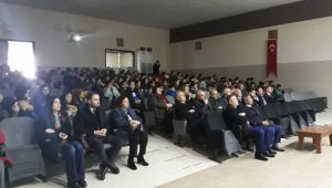 Haldan, öğrencilere yabancı dilin önemini anlattı