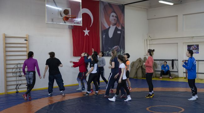 Millilerimiz şampiyonaya Edirne'de hazırlanıyor