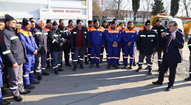 Temizlik personeline yeni kıyafet