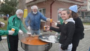 Çorba ile öğrencilerin içini ısıttılar
