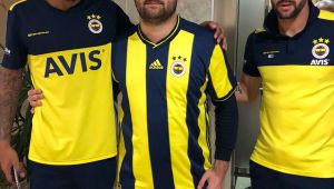 Görme engelli müezzin, futbolcularla buluştu