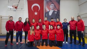 Kadın güreşçiler şampiyonaya hazır