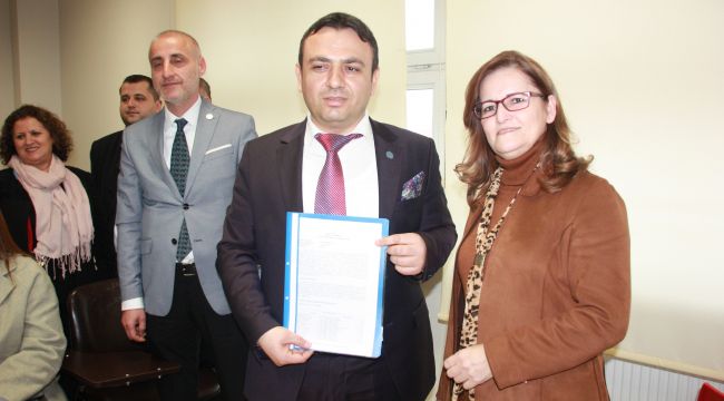 Kaya, mazbatasını aldı