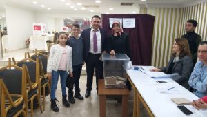 Kaya yeniden başkan