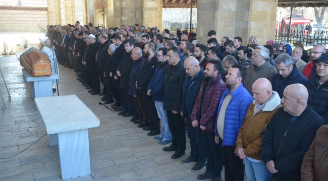 Özbekler son yolculuğuna uğurlandı