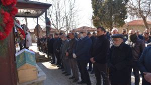 Cenaze namazında bir metre saf tutuldu