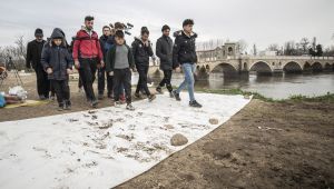 Kendilerinden önce ayak izleri Avrupa yolunda