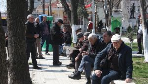 Keşan'da koronavirüs nedeniyle banklar kaldırıldı