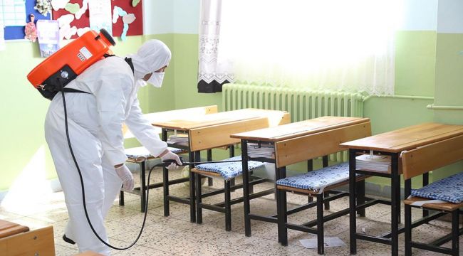 Okullar dezenfekte ediliyor