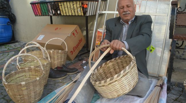 Örgü sepetler süs oldu