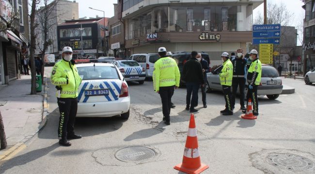 Şehir merkezine çıkan yollar araç trafiğine kapatıldı