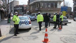 Şehir merkezine çıkan yollar araç trafiğine kapatıldı