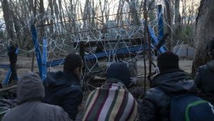 Sınır kapıları yolcu giriş çıkışlarına kapatıldı