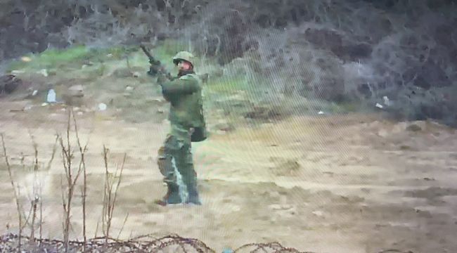 Yunan askerlerinin rastgele ateş etmesi görüntülendi