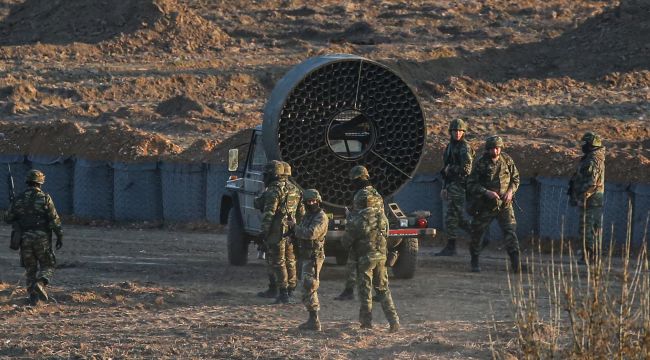 Yunanistan askeri gaz bombası etkisini artıyor