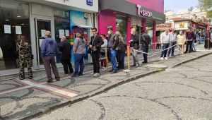 Bankalarda kuyruk stresi