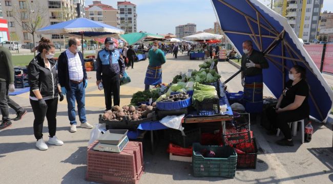 Gürkan, Pazar yerini ziyaret etti