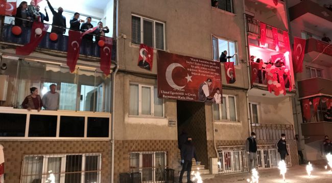 Vatandaşlar balkonlara döküldü