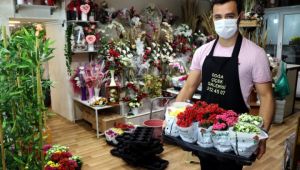 Annelere dezenfekte edilmiş çiçek