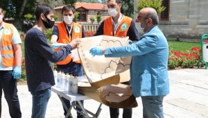 Belediyeden cemaate tek kullanımlık seccade