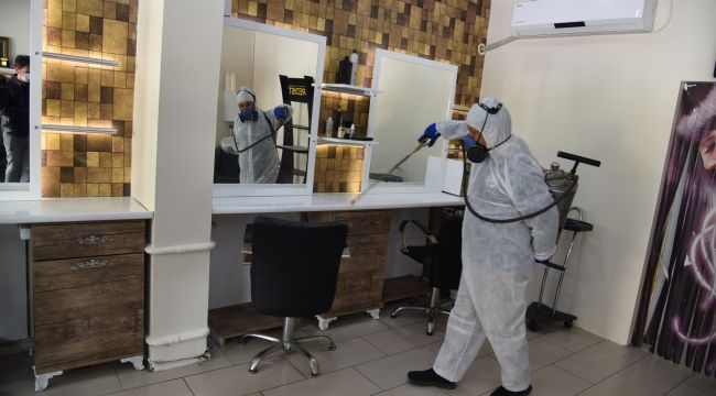Berber ve kuaförler dezenfekte edildi