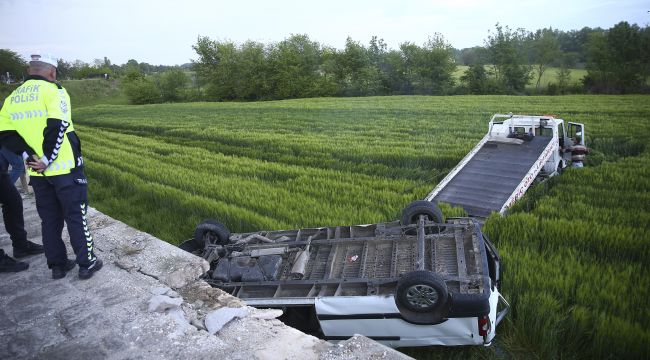 Edirne'de minibüs köprüden düştü: 1 yaralı