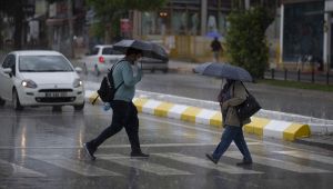 Edirne'de sağanak, bazı köylerde ise dolu etkili oldu