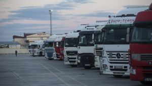 Koronavirüs bulaşacağı korkusuyla hastaneye gitmeyen tır şoförü aracında ölü bulundu