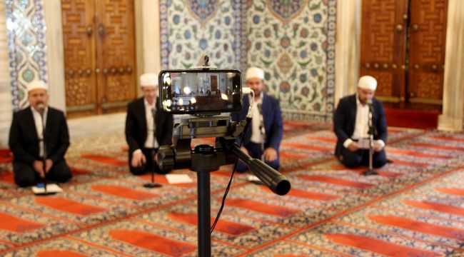 Selimiye'deki Kadir Gecesi programı sosyal medyadan canlı yayınlandı