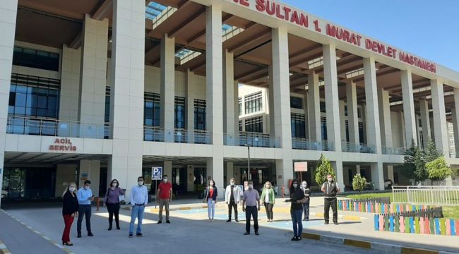 Sosyal mesafeli bayramlaşma