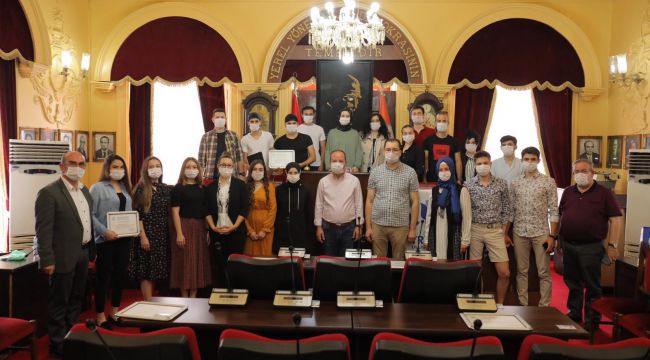 Üniversiteli ilk yardımcılar sertifikalarına kavuştu