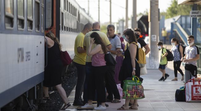 Gurbetçilerin rahat yolculuğu arabalı tren