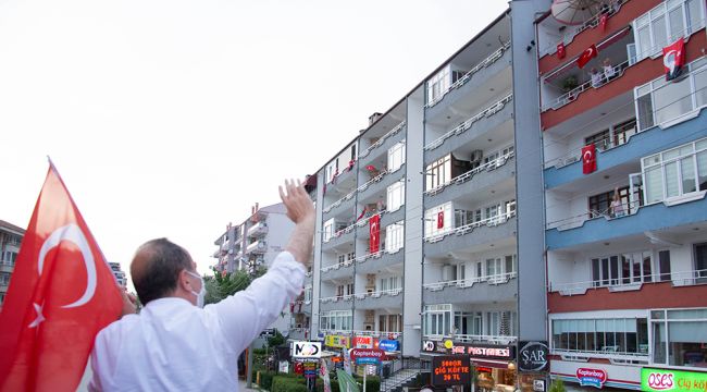 Zaferin coşkusu balkonlara taşınacak