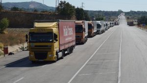 Hamzabeyli’de 15 kilometre tır kuyruğu