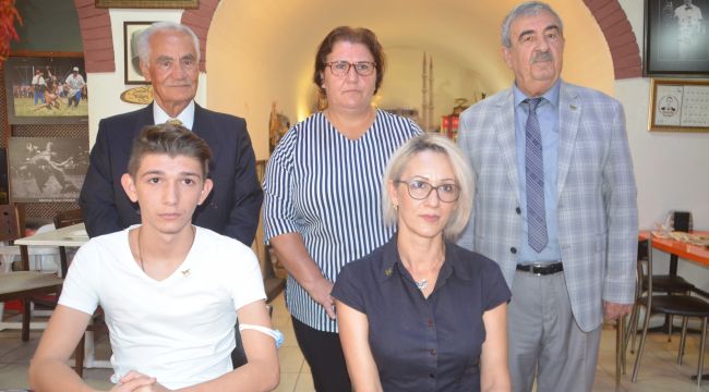 Kadın ve Gençlik kolları başkanlarına rozet