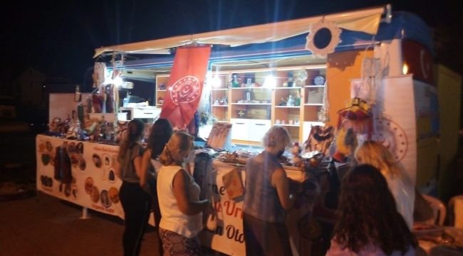 Kadınların el emekleri Enez’de satıldı