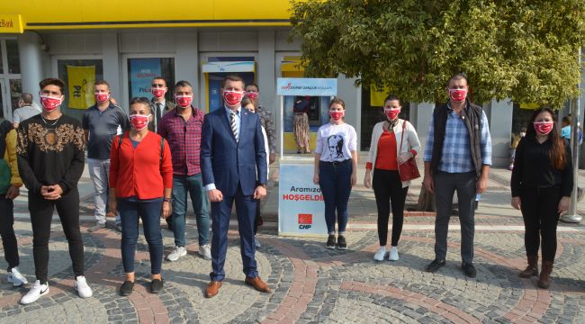 CHP Gençlik Kollarından Türk Bayraklı maske