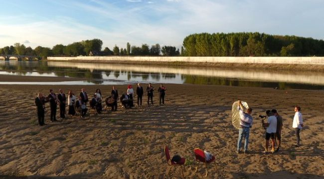 Meriç Nehri'nin ortasında klip çektiler