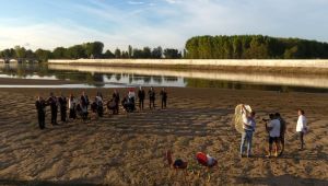 Meriç Nehri'nin ortasında klip çektiler